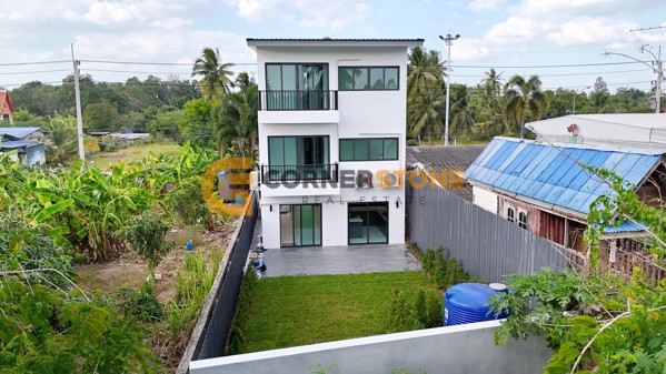 Picture of 3 Storey 3 Bedroom House in Huay Yai