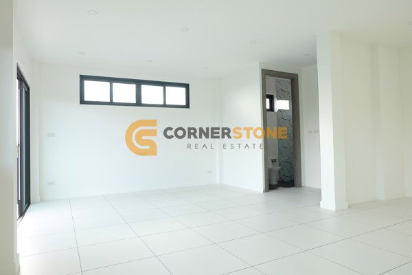 Picture of 3 Storey 3 Bedroom House in Huay Yai