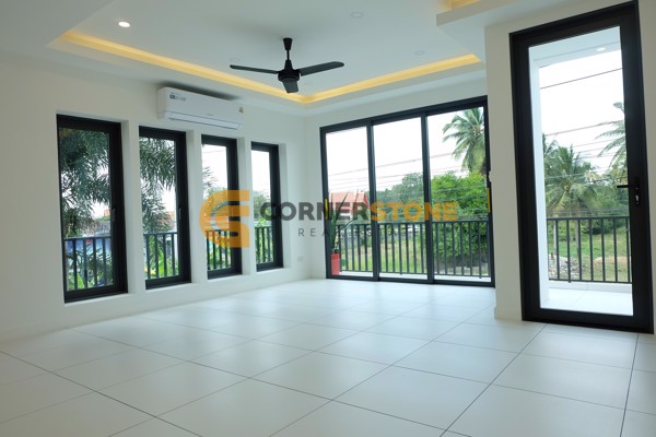 Picture of 3 Storey 3 Bedroom House in Huay Yai
