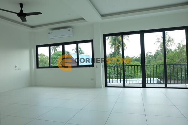 Picture of 3 Storey 3 Bedroom House in Huay Yai