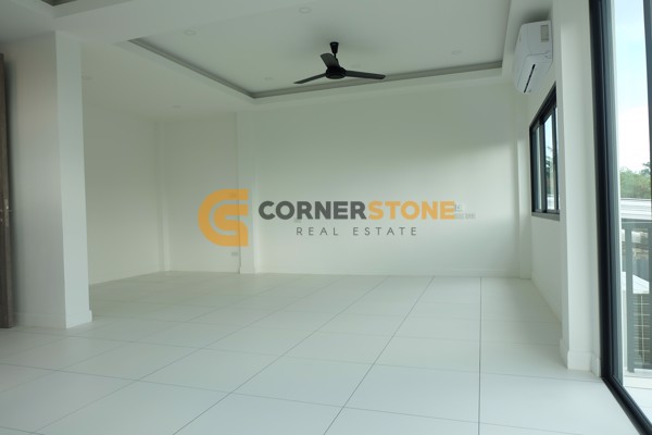 Picture of 3 Storey 3 Bedroom House in Huay Yai