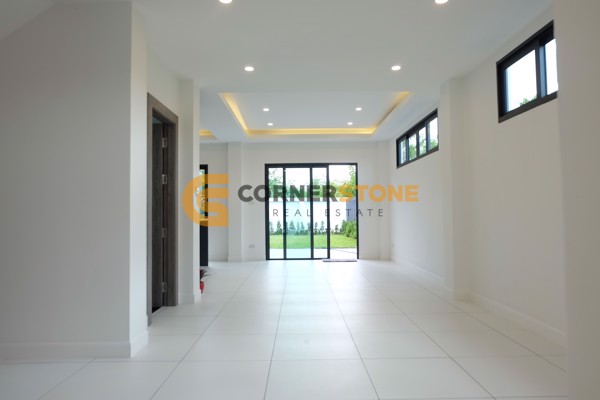 Picture of 3 Storey 3 Bedroom House in Huay Yai