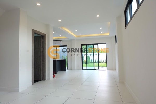 Picture of 3 Storey 3 Bedroom House in Huay Yai