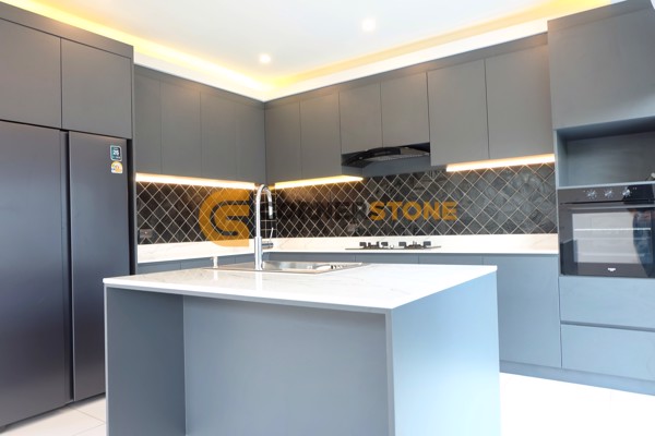 Picture of 3 Storey 3 Bedroom House in Huay Yai