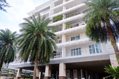 Picture of Pine Shore Condominium