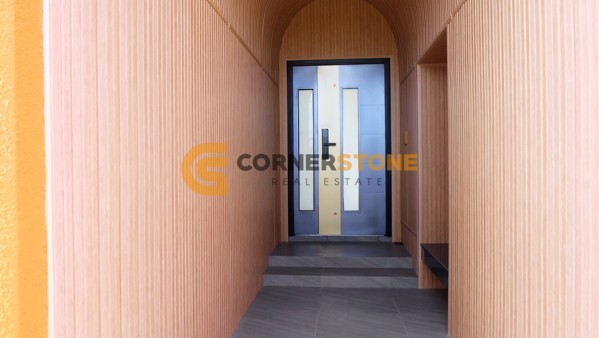 Picture of 5 bedroom House in  Huay Yai