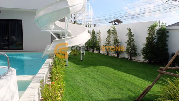 Picture of 5 bedroom House in  Huay Yai