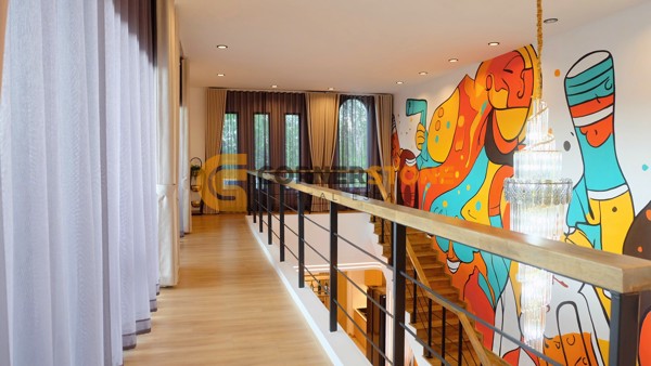 Picture of 5 bedroom House in  Huay Yai