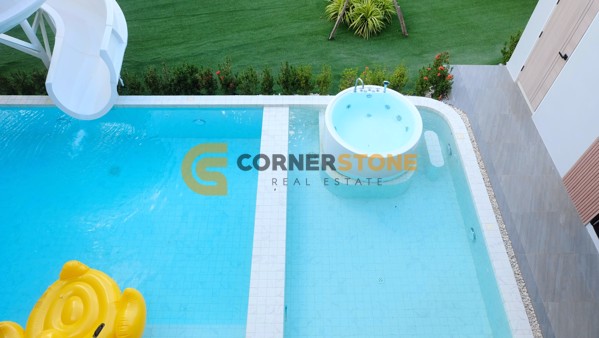 Picture of 5 bedroom House in  Huay Yai