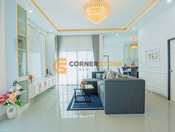 Picture of 4 bedroom House in Rattanakorn Village 18 East Pattaya