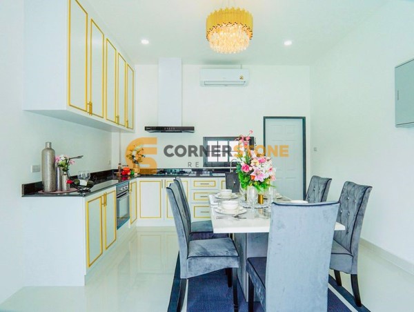 Picture of 4 bedroom House in Rattanakorn Village 18 East Pattaya