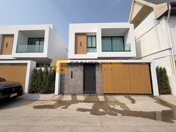 Picture of 4 bedroom House in  Wongamat