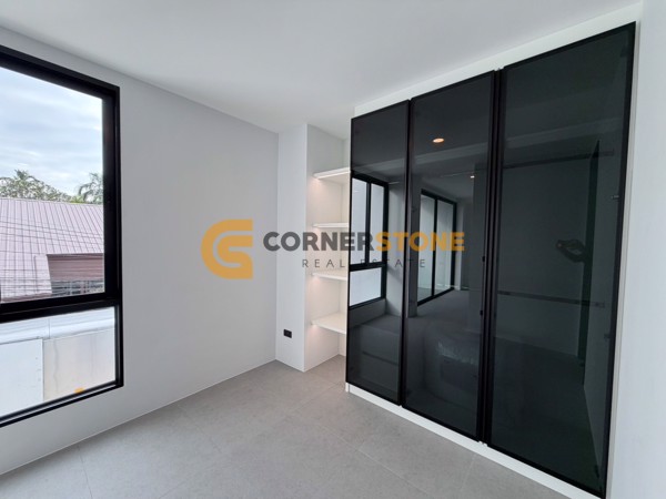 Picture of 4 bedroom House in  Wongamat