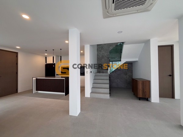 Picture of 4 bedroom House in  Wongamat