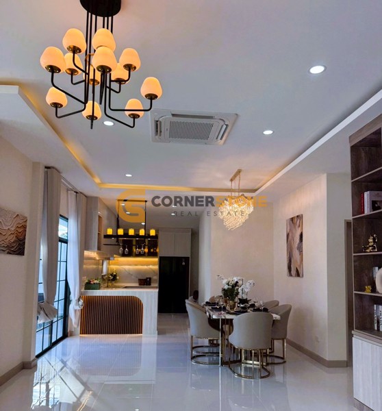 Picture of 4 bedroom House in  East Pattaya