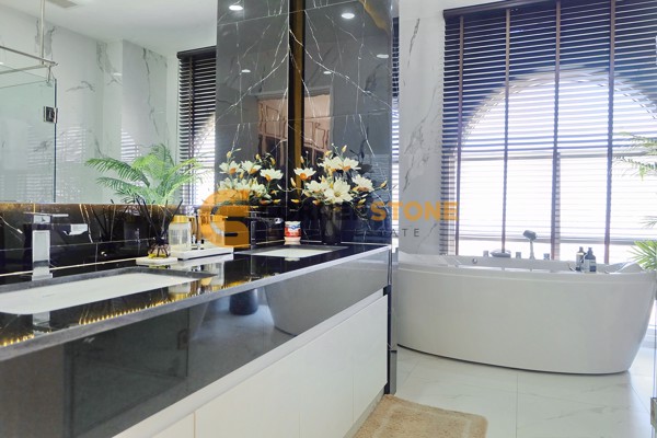 Picture of คอนโด 5 ห้องนอน ในโครงการ Grande Caribbean Condo Resort Pattaya ตั้งอยู่ที่ หาดจอมเทียน