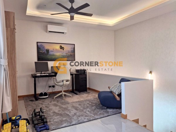 Picture of 4 bedroom House in Lakeside Court 1 Mabprachan Lake East Pattaya