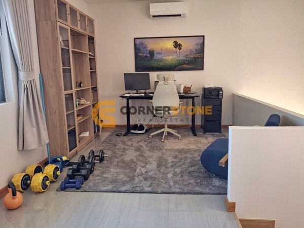 Picture of 4 bedroom House in Lakeside Court 1 Mabprachan Lake East Pattaya