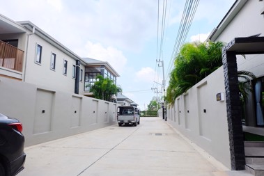 Picture of The Shades Villas Mabprachan