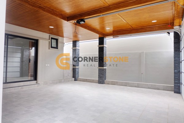 Picture of 4 bedroom House in The Shades Villas Mabprachan East Pattaya