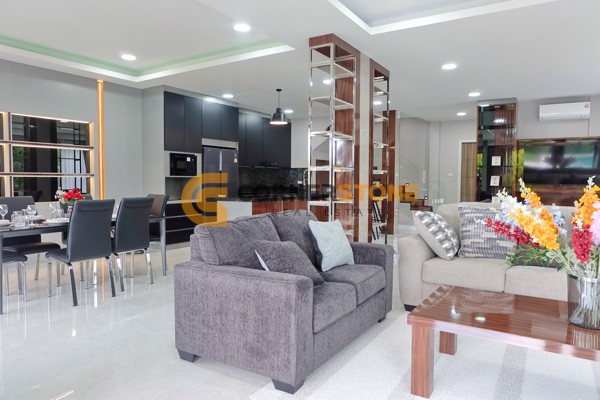 Picture of 4 bedroom House in The Shades Villas Mabprachan East Pattaya