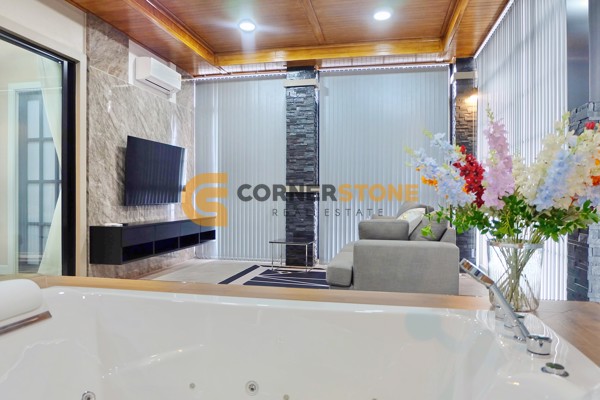 Picture of 4 bedroom House in The Shades Villas Mabprachan East Pattaya