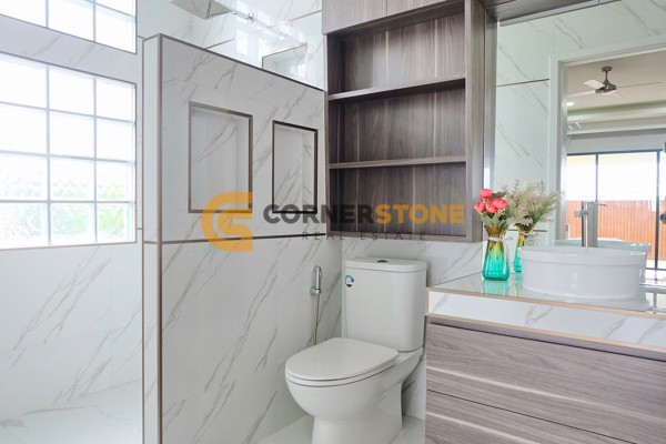 Picture of 4 bedroom House in The Shades Villas Mabprachan East Pattaya