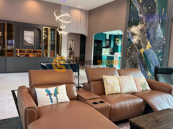 Picture of 4 bedroom House in The Village Horseshoe Point East Pattaya
