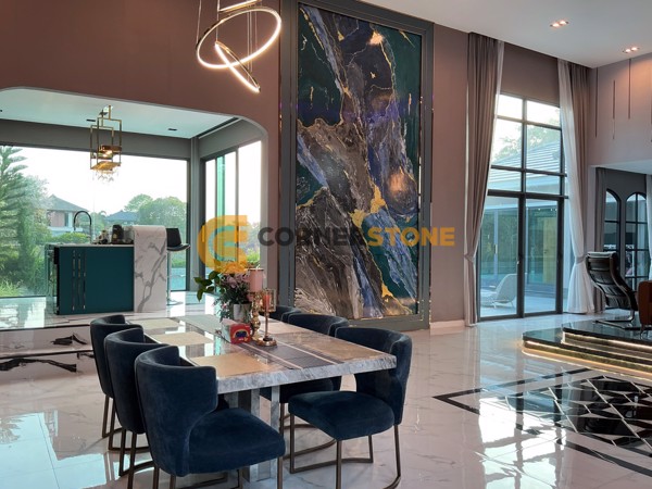 Picture of 4 bedroom House in The Village Horseshoe Point East Pattaya