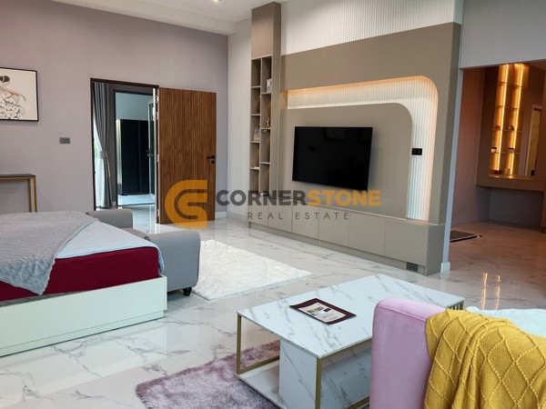 Picture of 4 bedroom House in The Village Horseshoe Point East Pattaya