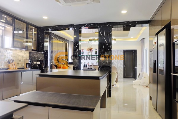 Picture of 6 Bedroom Luxury Sea View Villa in Siam Royal View