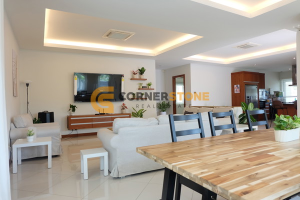 Picture of 4 bedroom House in Green Field Villa 5 East Pattaya
