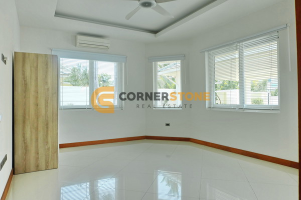 Picture of 4 bedroom House in Green Field Villa 5 East Pattaya