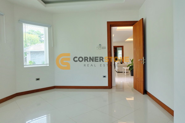 Picture of 4 bedroom House in Green Field Villa 5 East Pattaya