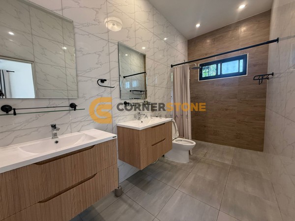 Picture of 4 bedroom House in Laurel Park Horseshoe Point East Pattaya