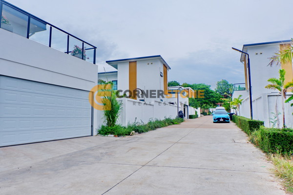 Picture of 4 bedroom House in Palm Lakeside Villas East Pattaya