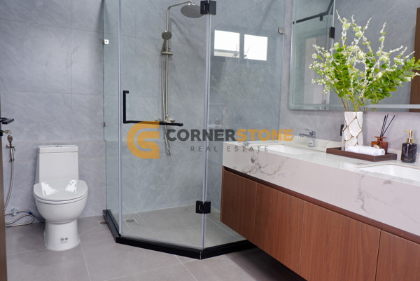 Picture of 4 bedroom House in Palm Lakeside Villas East Pattaya