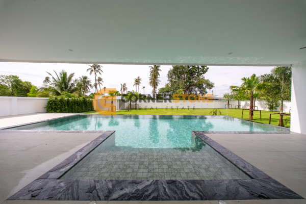 Picture of 5 bedroom House in  Huay Yai