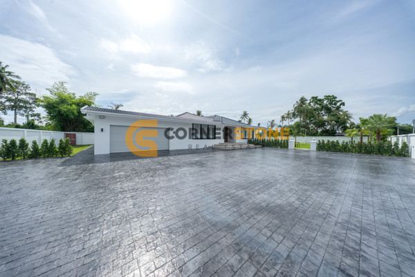 Picture of 5 bedroom House in  Huay Yai