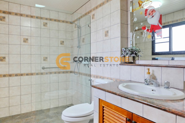 Picture of 4 bedroom House in Mabprachan Gardens East Pattaya