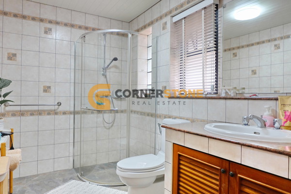 Picture of 4 bedroom House in Mabprachan Gardens East Pattaya